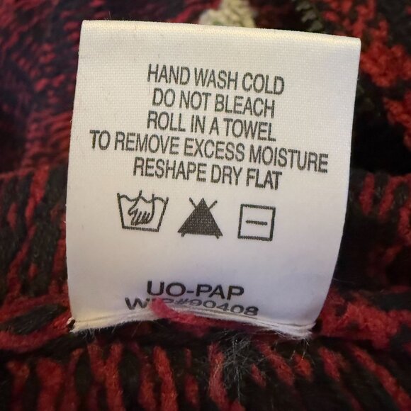 NEW Woolrich Women’s Cardigan Vest Sz Large Full Zip Plaid Daisies Ruby Red NWT - Picture 10 of 10